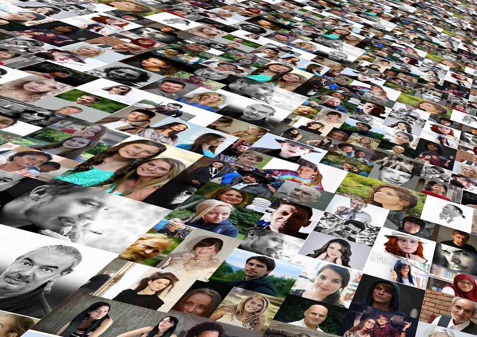 Usa: Google offre 5 dollari per fotografare il volto dei passanti