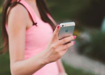 Utenti registrati senza consenso, scatta la class action contro Apple Utenti registrati senza consenso, scatta la class action contro Apple
