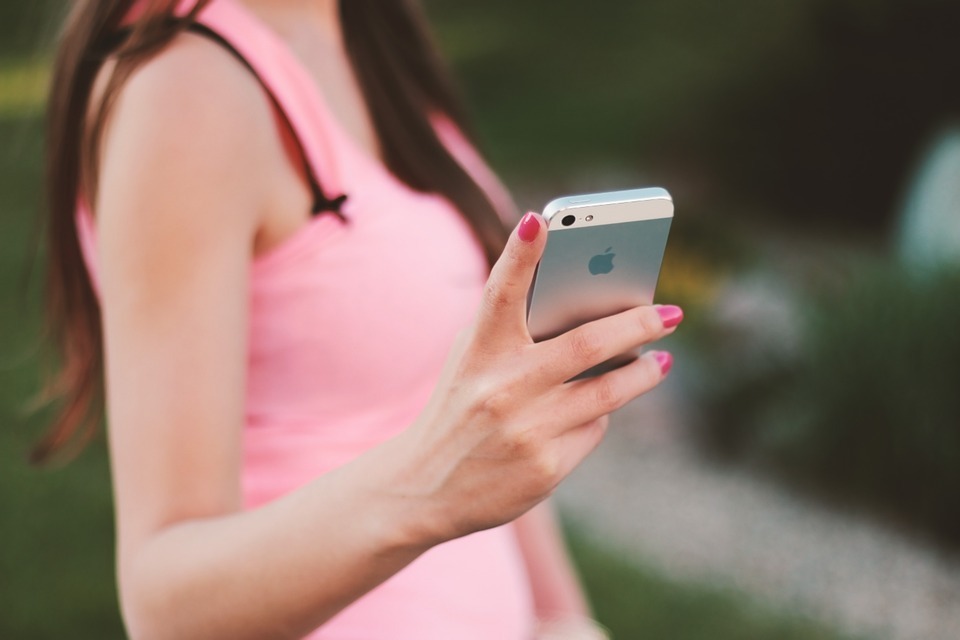 Utenti registrati senza consenso, scatta la class action contro Apple