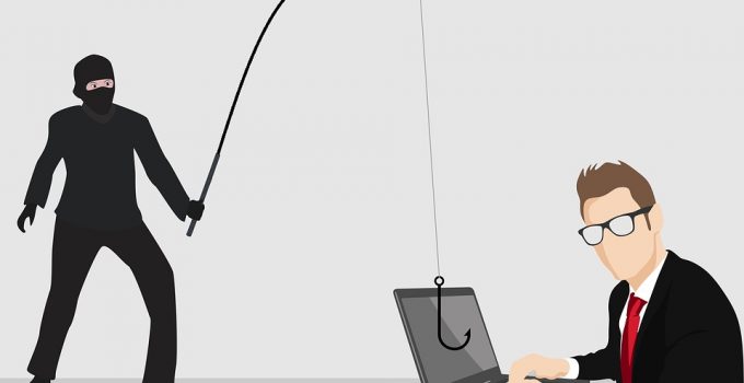 Gli hacker rubano i dati di 2 milioni di utenti e li bersagliano con mail di phishing. Scatta multa da 660mila euro per la società di e-commerce