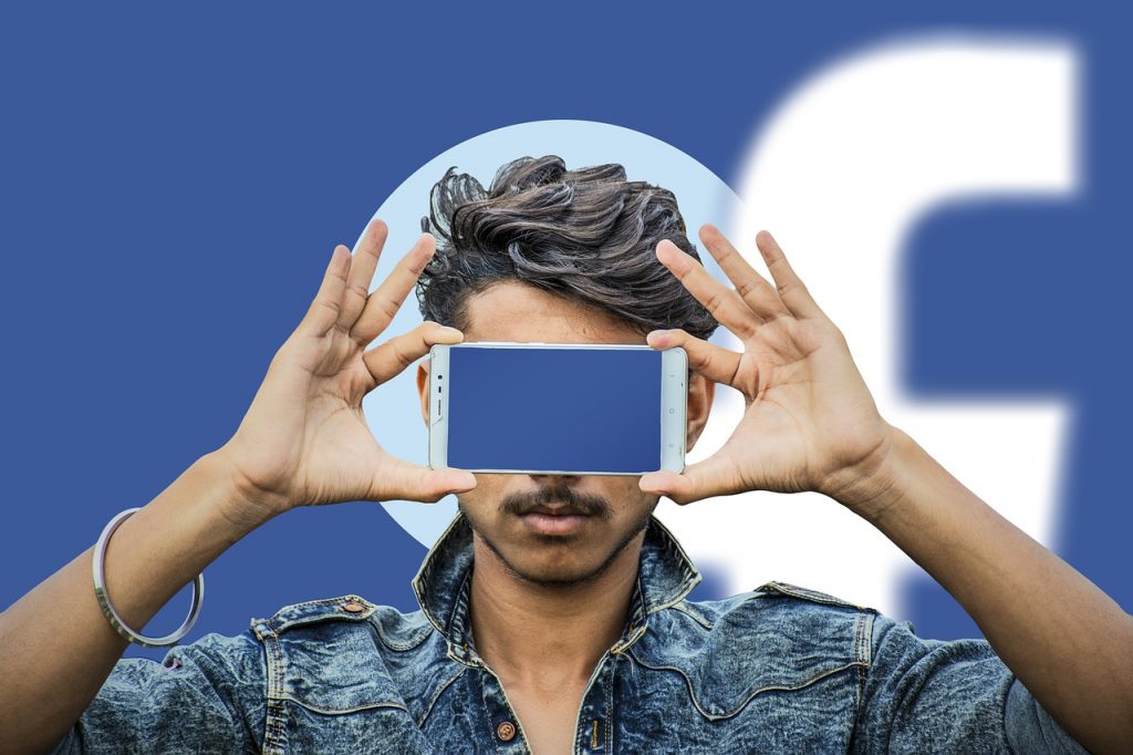 L'ex può sempre revocare il consenso alla pubblicazione delle sue foto su Facebook