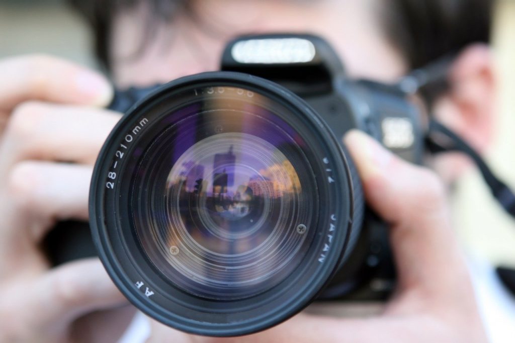 Garante Privacy ai media: evitare dannose esposizioni di minori in vacanza