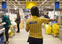 Ikea condannata perché spiava i dipendenti: multa da un milione di euro Ikea condannata perché spiava i dipendenti: multa da un milione di euro